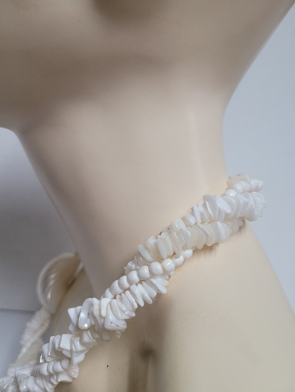 Vintage Chunky Braided Puka Shell Statement 20" Necklace - Picture 6 of 9